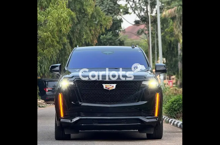 FOREIGN USED 2022 CADILLAC ESCALADE - 2/5