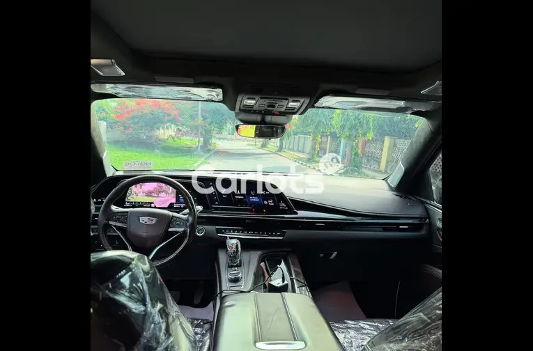 FOREIGN USED 2022 CADILLAC ESCALADE - 3/5