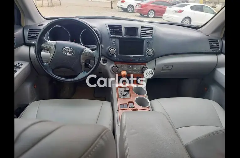 2013 UPGRADED KEYLESS TOYOTA HIGHLANDER - 3/5