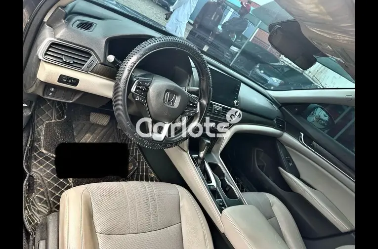 2019 KEYLESS HONDA ACCORD - 2/5