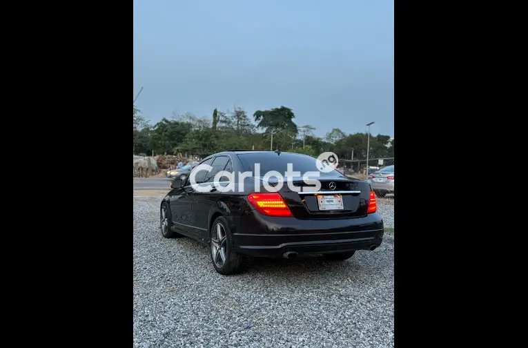 2011 MERCEDES BENZ C300 - 4/5