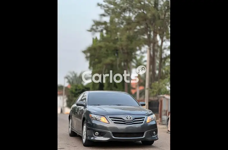 TOKS STANDARD 2010 TOYOTA CAMRY SE - 2/5