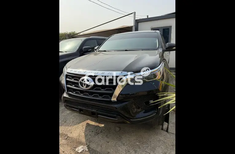 2016 TOYOTA FORTUNER