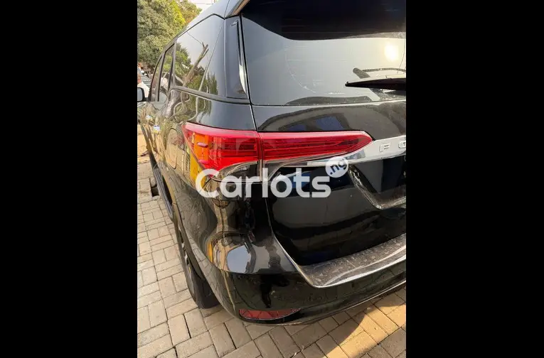 2016 TOYOTA FORTUNER - 5/5