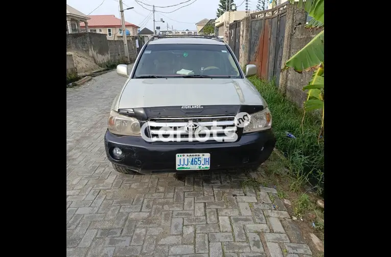 Clean Registered 2003 Toyota Highlander 4WD V6