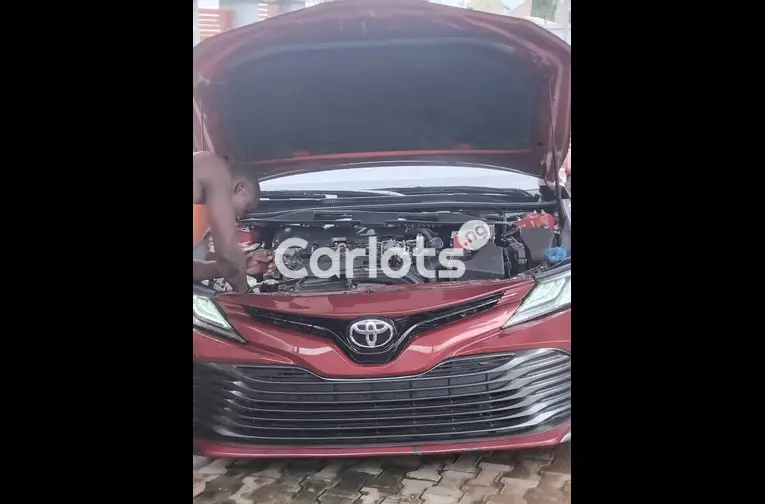 2020 Toyota Camry LE - 2/5