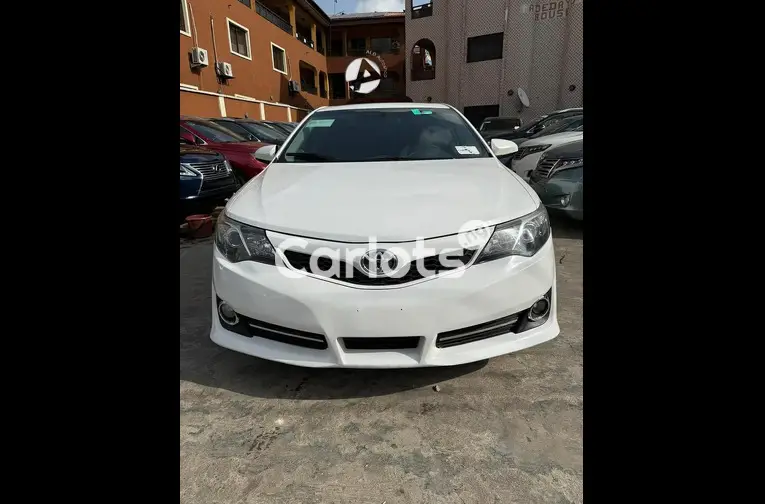 2014 Toyota Camry SE Prime