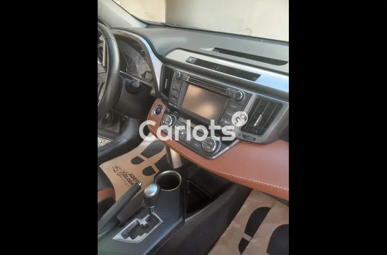 Pre-Owned 2015 Toyota RAV4 Limited AWD - 2/5