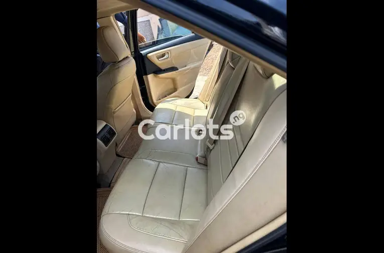 2016 TOYOTA CAMRY XLE - 3/4