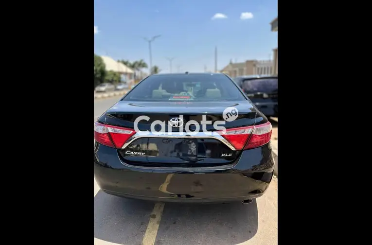 2016 TOYOTA CAMRY XLE - 4/4