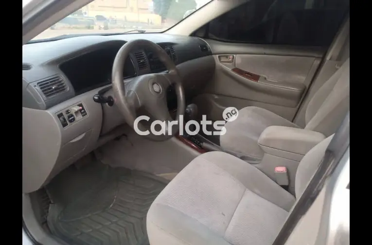 FEW MONTHS USED 2006 TOYOTA COROLLA - 2/5