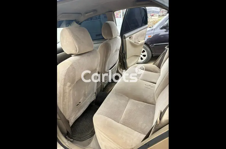 2004 TOYOTA COROLLA - 3/4