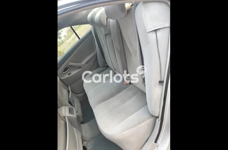 2011 UPGRADED TOYOTA CAMRY LE - 4/5