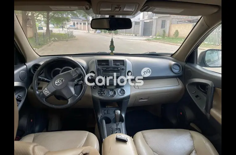 2010 TOYOTA RAV4 - 3/5