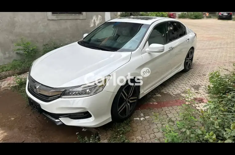 2016 HONDA ACCORD FULL OPTION - 1/5