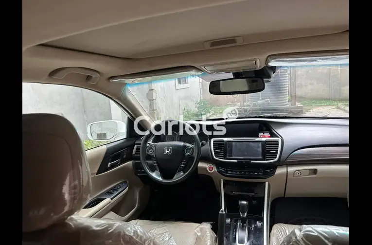 2016 HONDA ACCORD FULL OPTION - 3/5