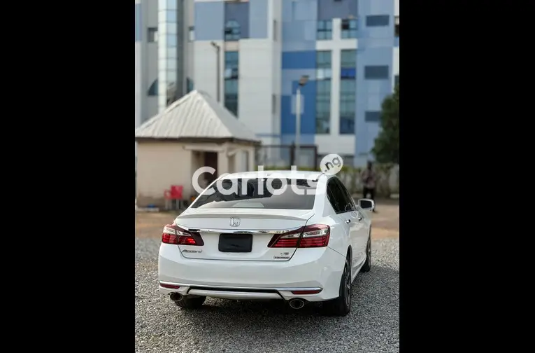 2017 UPGRADED HONDA ACCORD FULL OPTION - 5/5