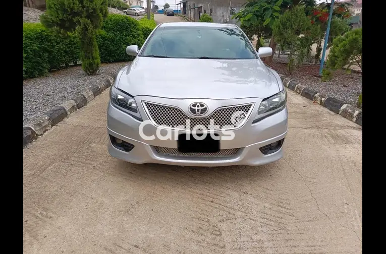 2011 UPGRADED TOYOTA CAMRY SE - 1/5