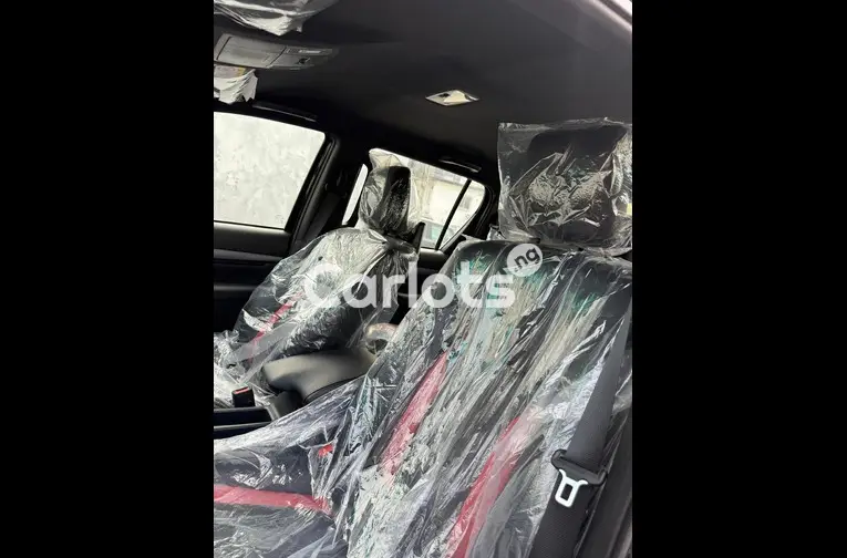 BRAND NEW 2025 TOYOTA HILUX ADVENTURE - 3/5