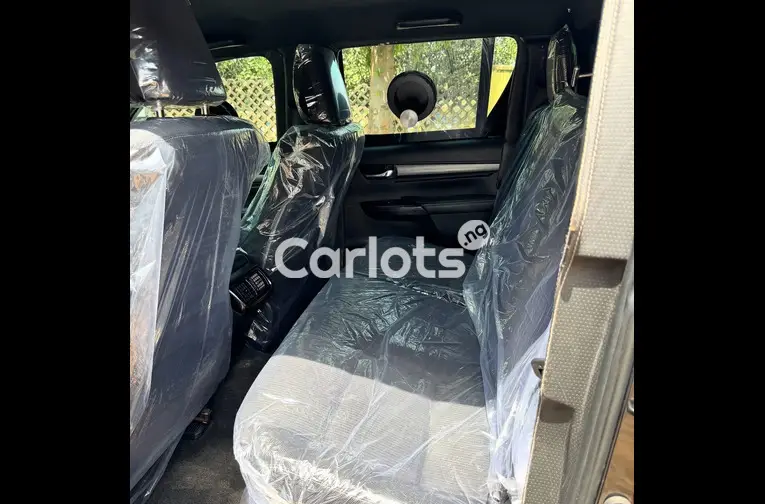 2021 BULLETPROOF TOYOTA HILUX ADVENTURE - 3/5