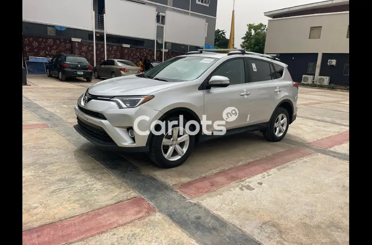 FOREIGN USED 2018 UPGRADED TOYOTA RAV4 XLE - 1/5