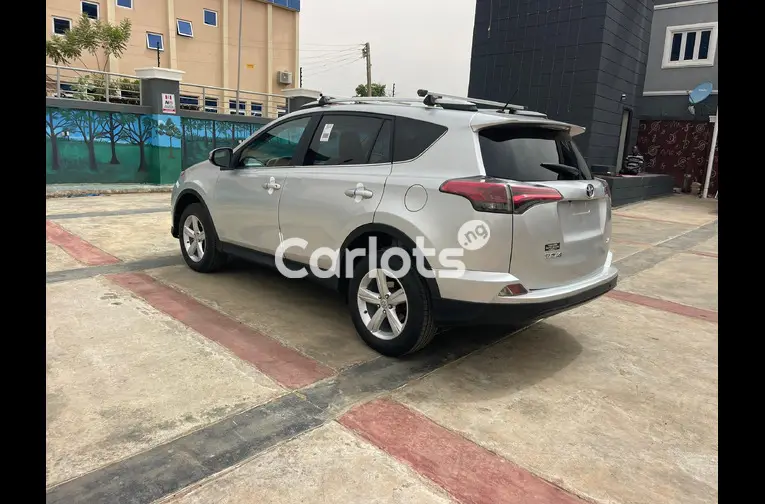 FOREIGN USED 2018 UPGRADED TOYOTA RAV4 XLE - 4/5