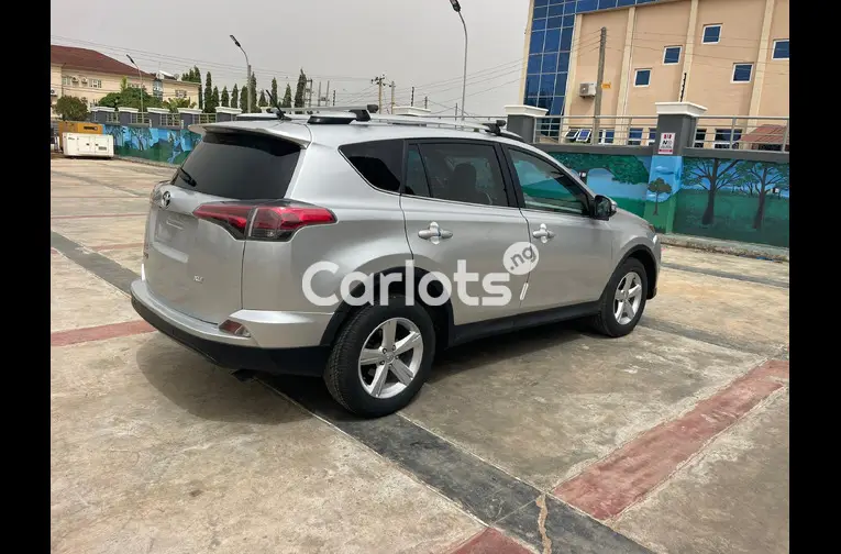 FOREIGN USED 2018 UPGRADED TOYOTA RAV4 XLE - 5/5