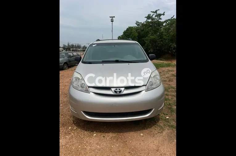 FOREIGN USED 2008 TOYOTA SIENNA LE - 1/5