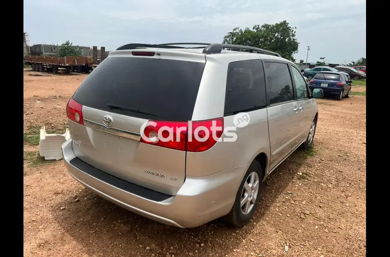 FOREIGN USED 2008 TOYOTA SIENNA LE - 5/5