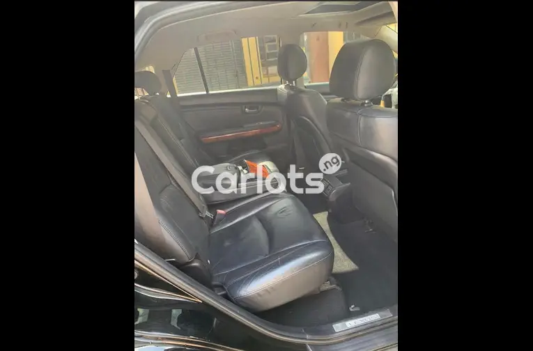 Clean 2006 Lexus RX330 - 3/5