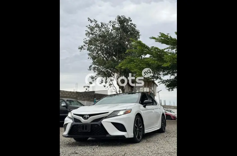 FOREIGN USED 2019 TOYOTA CAMRY XSE FULL OPTION - 1/5