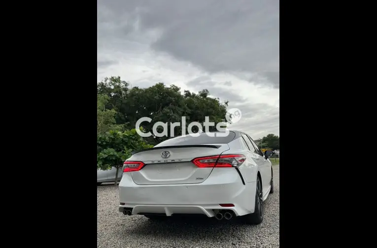 FOREIGN USED 2019 TOYOTA CAMRY XSE FULL OPTION - 4/5