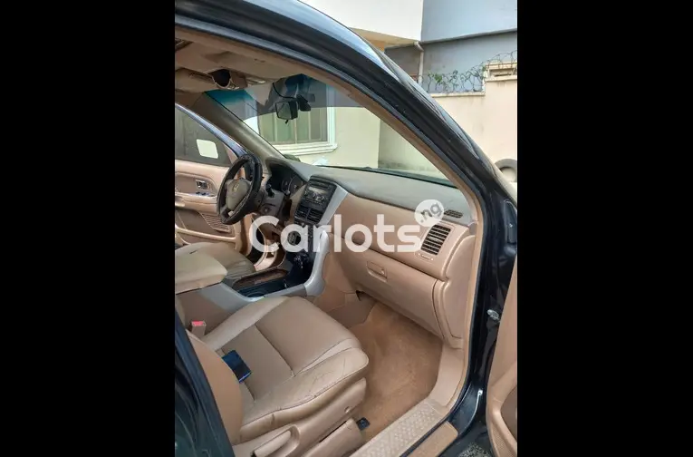 Clean 2007 Honda Pilot - 2/5