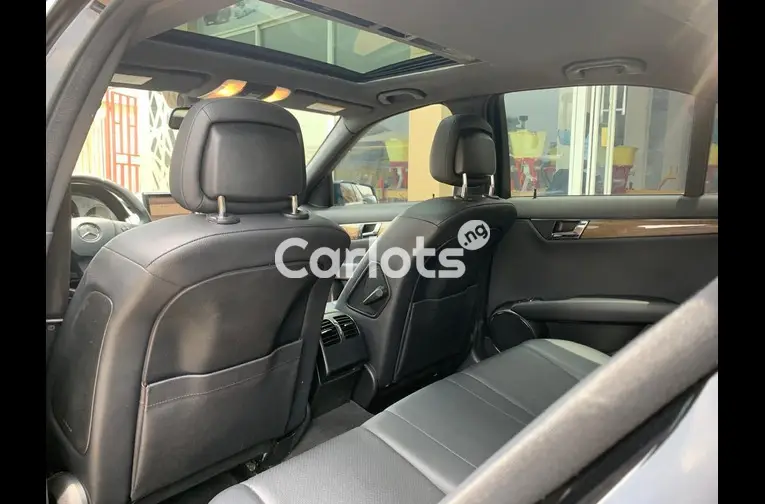 FOREIGN USED 2011 MERCEDES BENZ C300 - 4/5