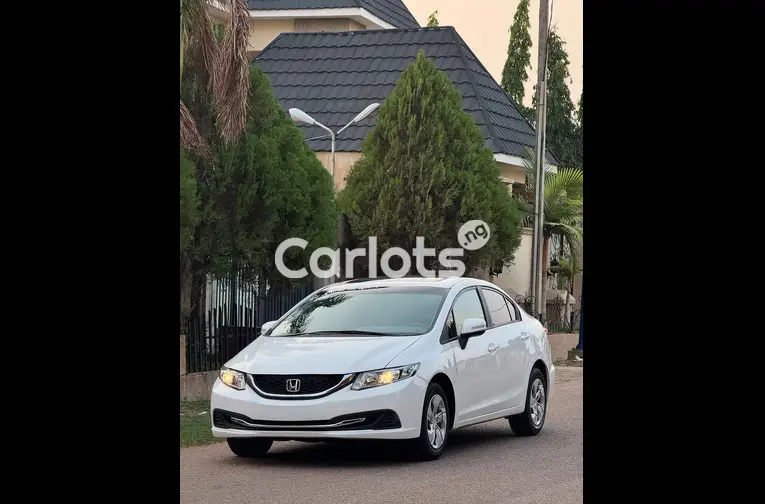FOREIGN USED 2015 HONDA CIVIC FULL OPTION