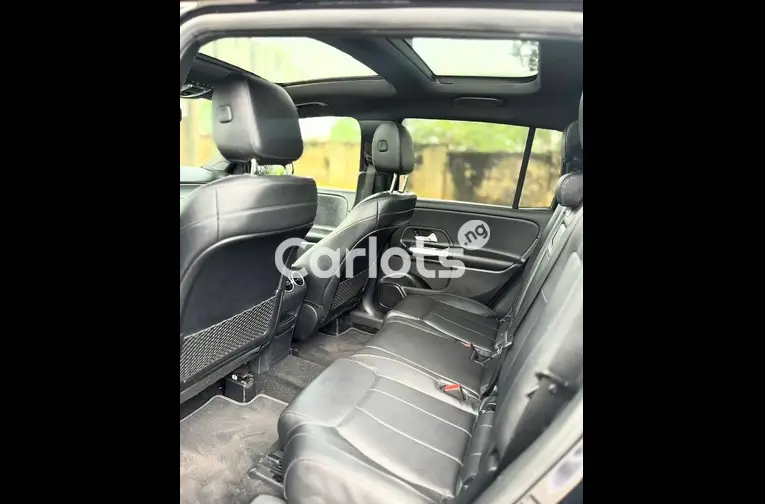 2021 MERCEDES BENZ GLB250 - 4/5