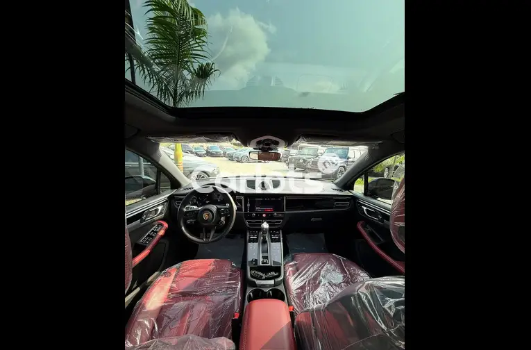 2024 PORSCHE MACAN S - 2/5