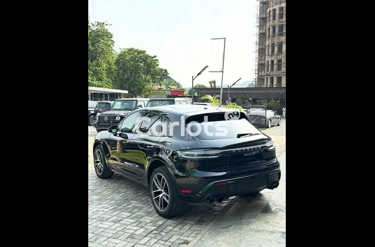 2024 PORSCHE MACAN S - 4/5