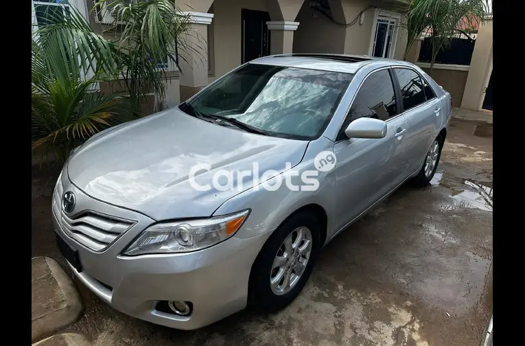TOKS STANDARD 2010 TOYOTA CAMRY XLE - 1/5