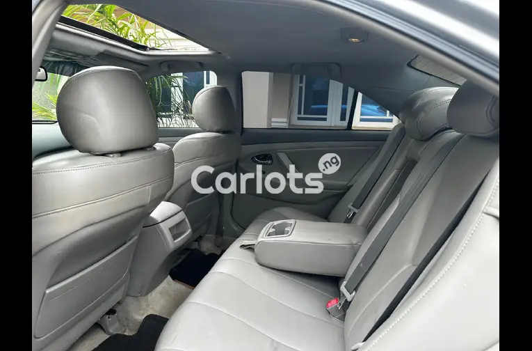 TOKS STANDARD 2010 TOYOTA CAMRY XLE - 4/5