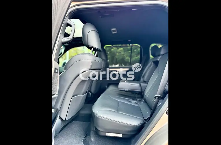 BRAND NEW 2024 LEXUS LX600 - 4/5