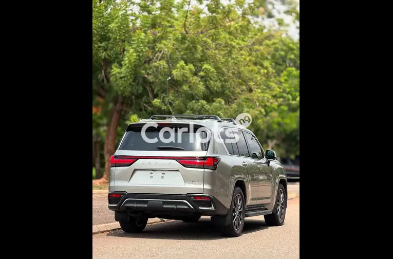 BRAND NEW 2024 LEXUS LX600 - 5/5