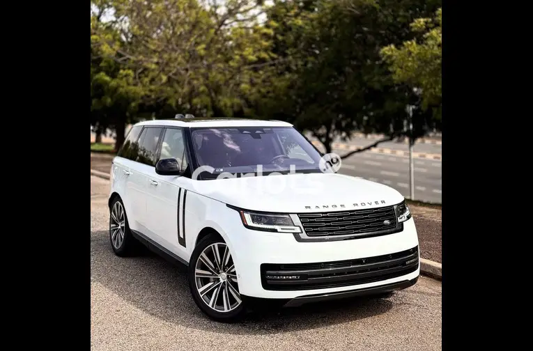 BRAND NEW 2023 RANGE ROVER VOGUE P400 SE