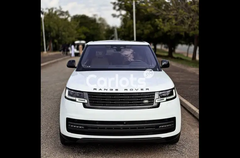 BRAND NEW 2023 RANGE ROVER VOGUE P400 SE - 2/5