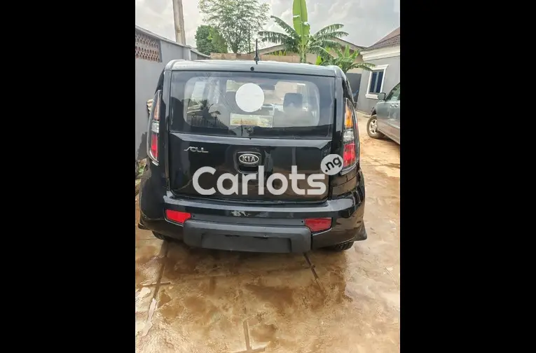 Clean Registered 2010 Kia Soul - 2/5