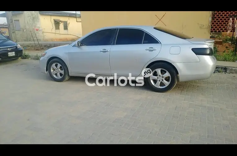 Clean 2008 Toyota Camry - 4/5