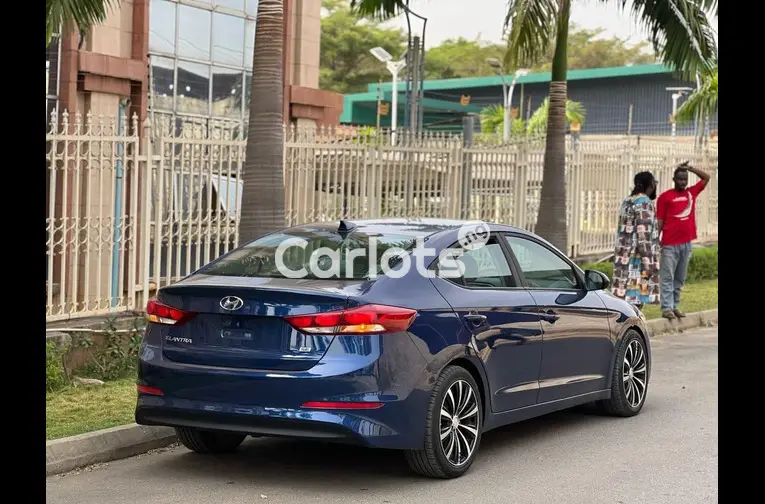 2017 HYUNDAI ELANTRA - 4/5