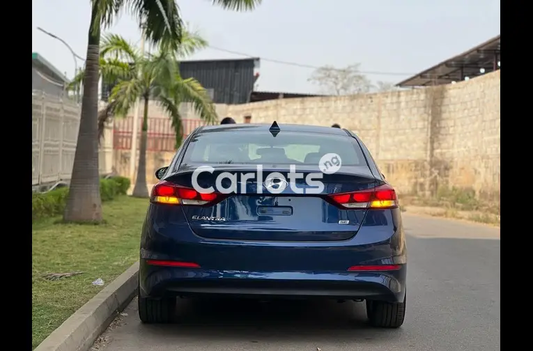 2017 HYUNDAI ELANTRA - 5/5