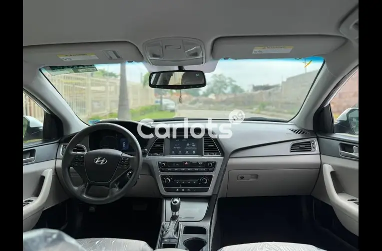 2017 HYUNDAI SONATA - 2/5