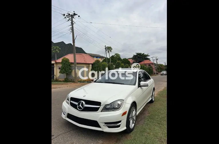 2012 MERCEDES BENZ C300